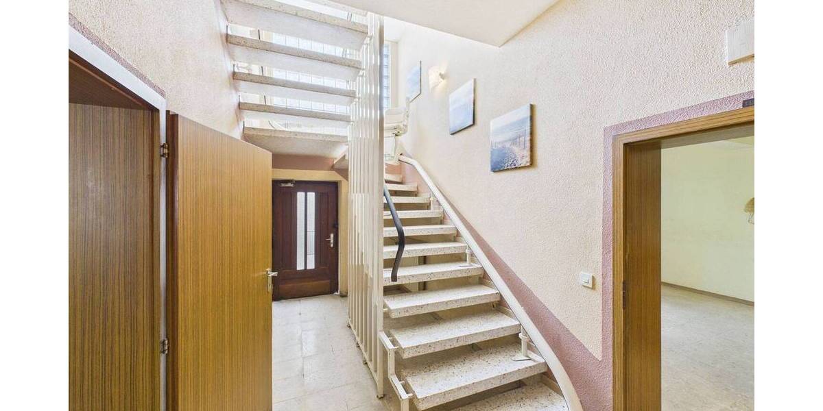 Einfamilienhaus Saarlouis Lisdorf - 8 Zimmer, 244 m&sup2;, 590.000&euro; | Angebot:25687196