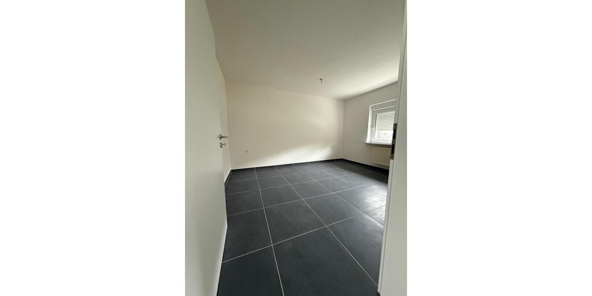 Erdgeschoßwohnung Völklingen - 3 Zimmer, 100 m&sup2;, 1.000&euro; | Angebot:25539811