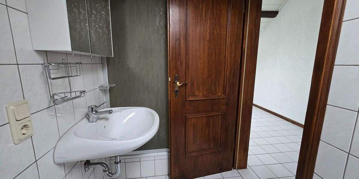 Einfamilienhaus Tholey Hasborn-Dautweiler - 8 Zimmer, 180 m&sup2;, 165.000&euro; | Angebot:25739283