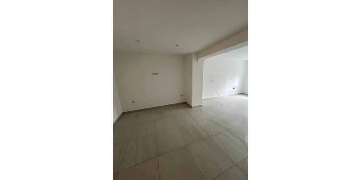 Reihenhaus Saarbrücken West - 3.5 Zimmer, 110 m&sup2;, 220.000&euro; | Angebot:27290818