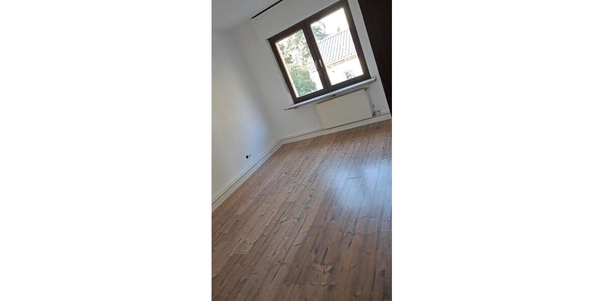Etagenwohnung Völklingen - 3 Zimmer, 90 m&sup2;, 870&euro; | Angebot:25856538