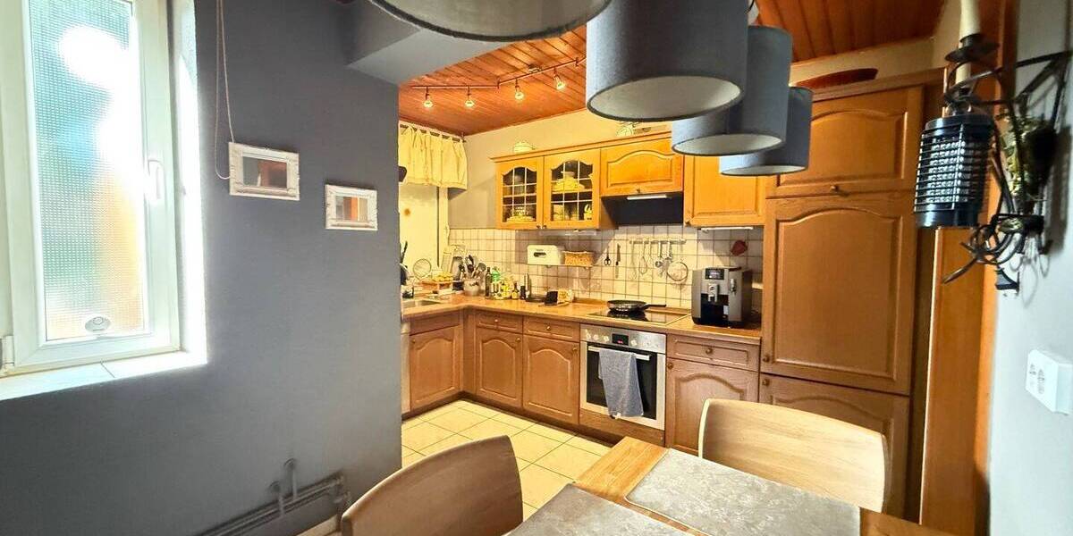 Mehrfamilienhaus, Wohnhaus Saarbrücken / Bischmisheim Bischmisheim - 7 Zimmer, 170 m&sup2;, 245.000&euro; | Angebot:25668691