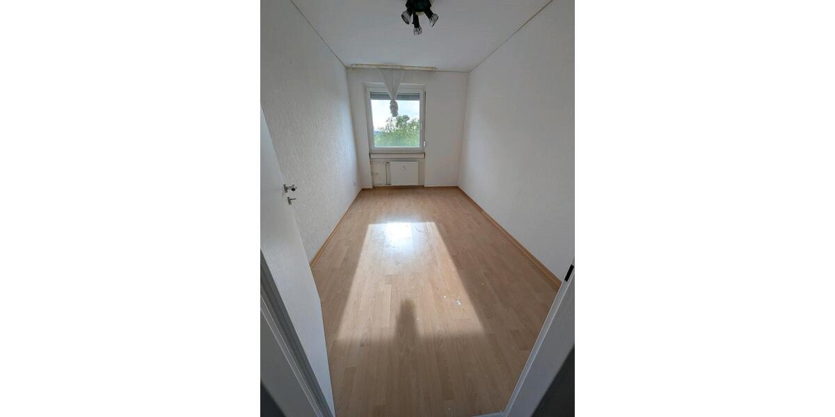 Etagenwohnung Saarbrücken Eschberg - 5 Zimmer, 132 m&sup2;, 1.185&euro; | Angebot:26398758