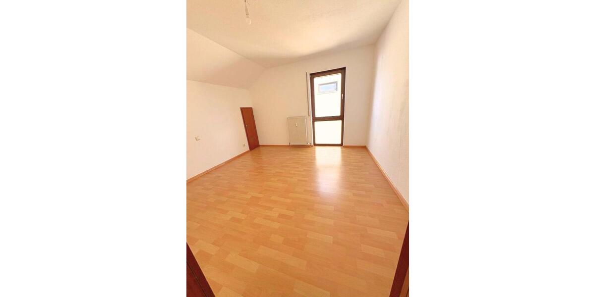 Dachgeschoßwohnung Dillingen (Saar) - 2 Zimmer, 70 m&sup2;, 590&euro; | Angebot:25856070
