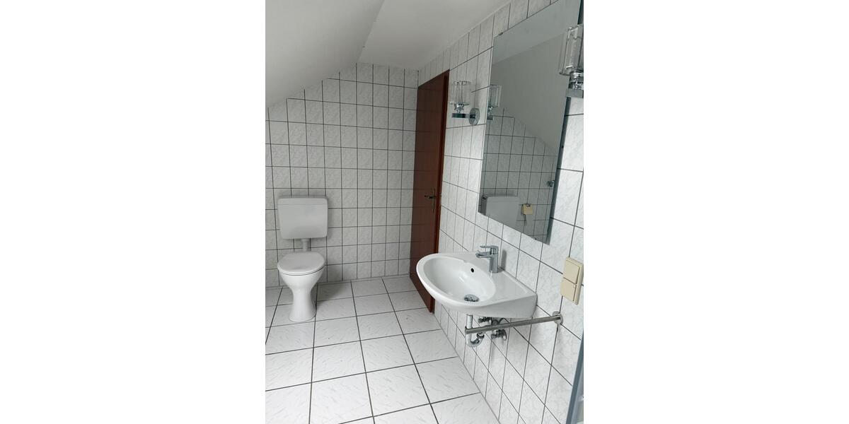 Dachgeschoßwohnung Wadgassen - 2 Zimmer, 75 m&sup2;, 650&euro; | Angebot:26664541