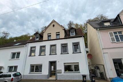 Haus Dillingen (Saar) - 10 Zimmer, 256 m&sup2;, 174.999&euro; | Angebot:25971201