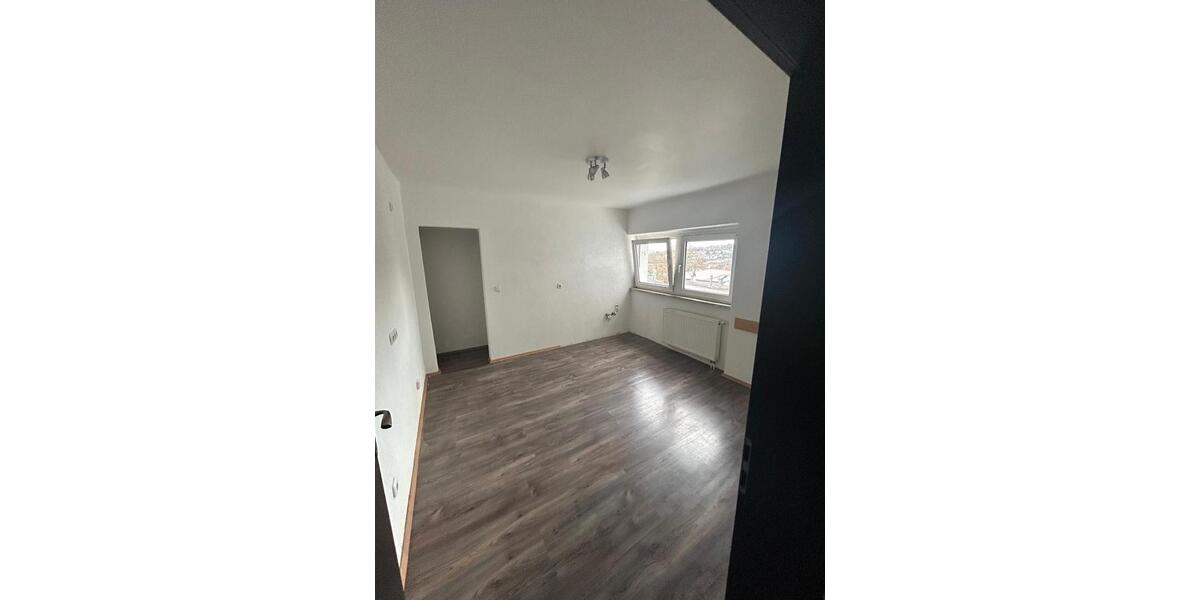 Etagenwohnung Neunkirchen - 3 Zimmer, 100 m&sup2;, 1.240&euro; | Angebot:25760216