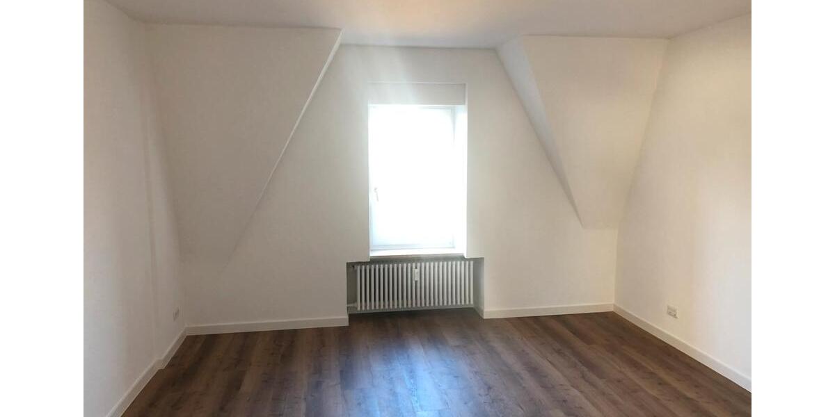 Dachgeschoßwohnung Saarlouis - 3 Zimmer, 98 m&sup2;, 900&euro; | Angebot:25814953