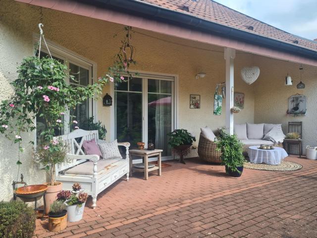 Großzügiges Wohnhaus mit Einliegerwohnung in Höhenlage von Neunkirchen - Einfamilienhaus Neunkirchen | Angebot:20764360