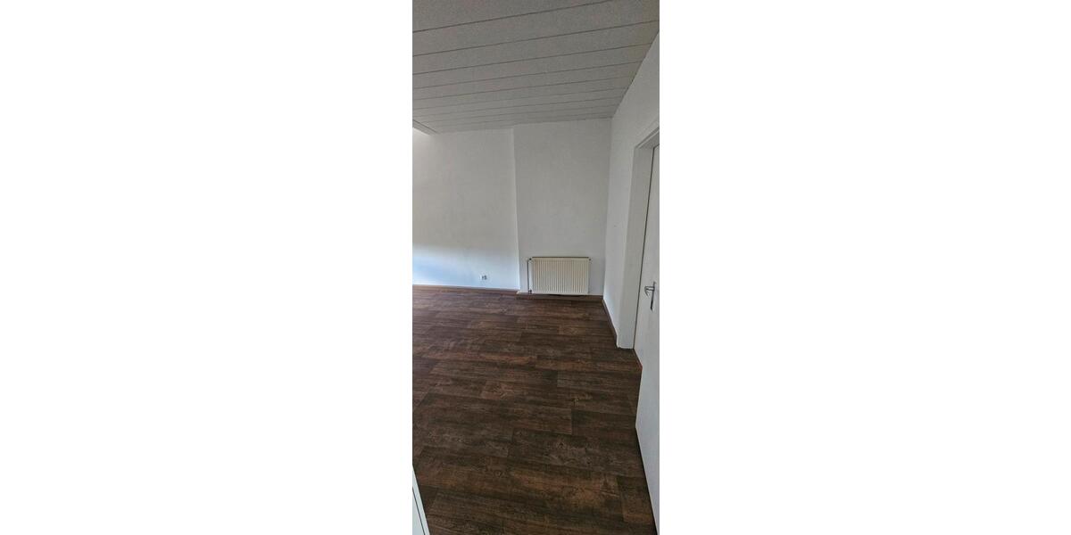 Dachgeschoßwohnung Saarbrücken Dudweiler - 3 Zimmer, 75 m&sup2;, 450&euro; | Angebot:26504363