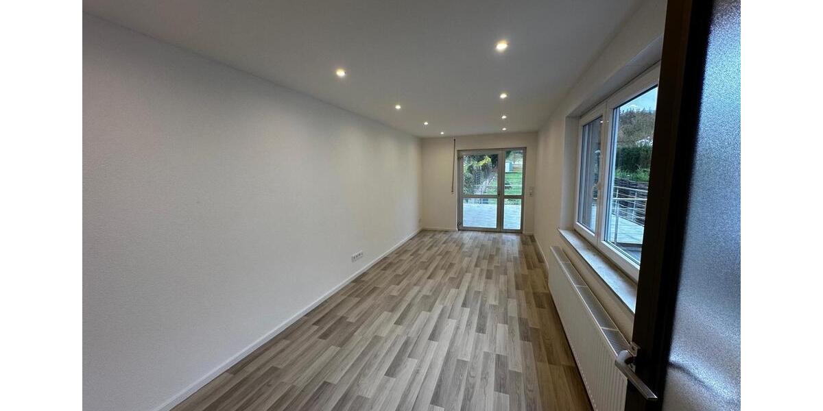 Reihenhaus Völklingen - 6 Zimmer, 160 m&sup2;, 1.300&euro; | Angebot:25439583