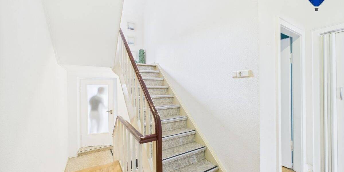 Reihenmittelhaus Dillingen - 7 Zimmer, 230 m&sup2;, 279.000&euro; | Angebot:25673957