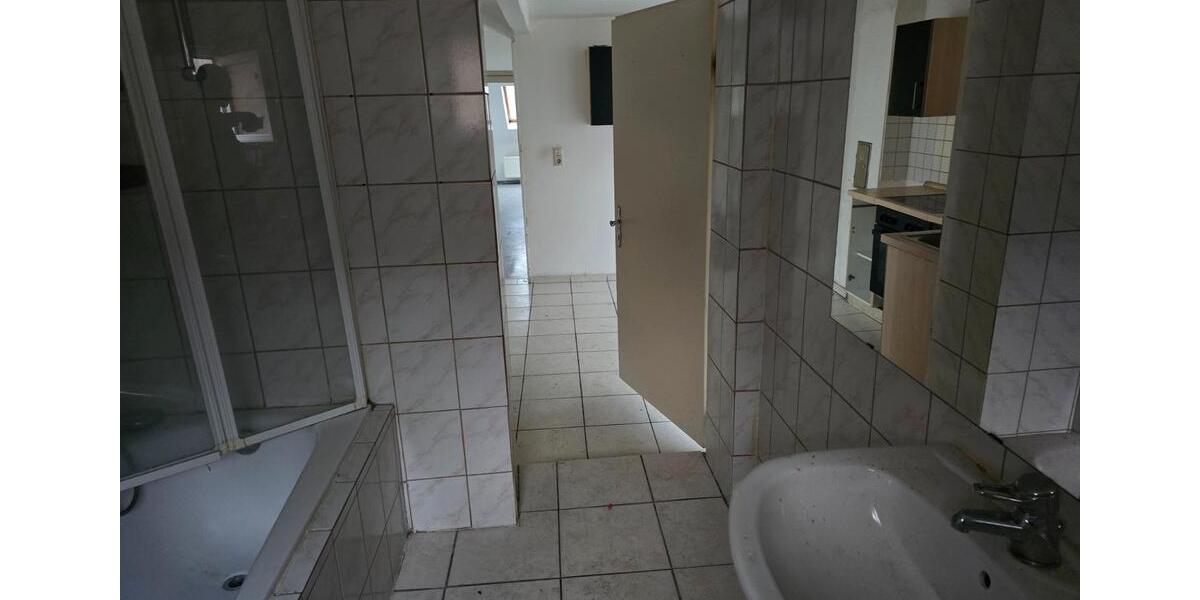 Dachgeschoßwohnung Saarbrücken Neue Bremm - 3 Zimmer, 92 m&sup2;, 900&euro; | Angebot:26125475