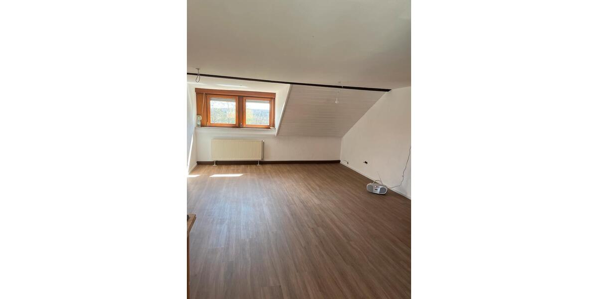 Dachgeschoßwohnung Neunkirchen - 2 Zimmer, 65 m&sup2;, 490&euro; | Angebot:25921066