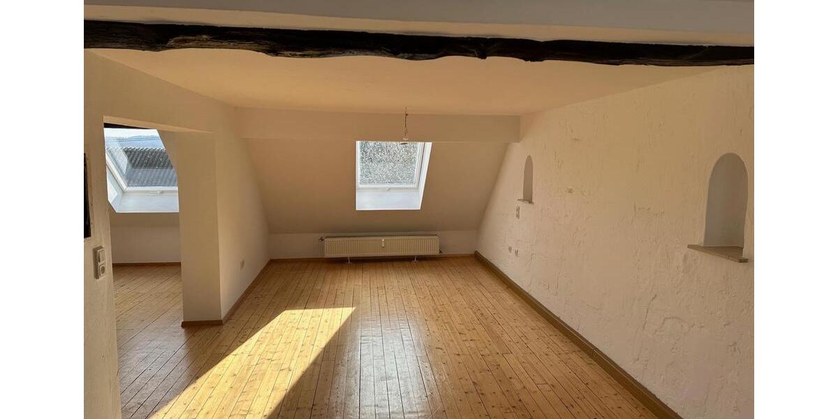 Dachgeschoßwohnung Saarbrücken Ensheim - 2 Zimmer, 130 m&sup2;, 1.000&euro; | Angebot:26162666