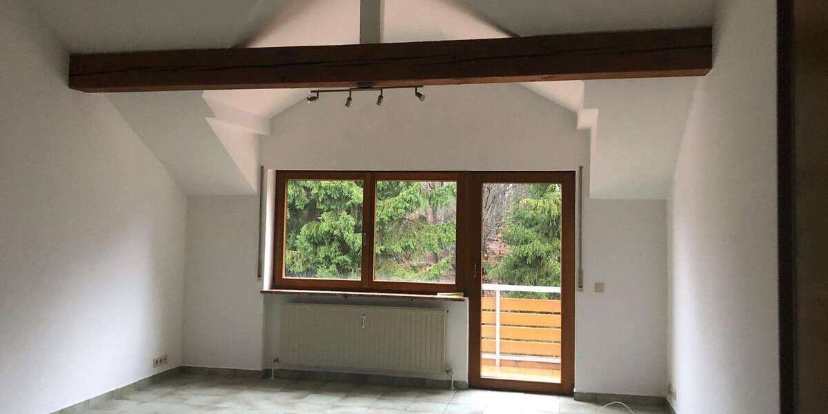 Etagenwohnung Homburg - 3 Zimmer, 99 m&sup2;, 695&euro; | Angebot:25713829