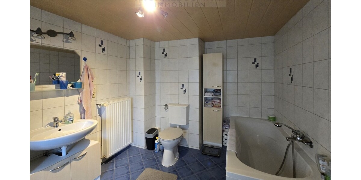 Modernisiertes Einfamilienhaus mit Einliegerwohnung Schmelz zentral - Einfamilienhaus Schmelz | Angebot:27333388