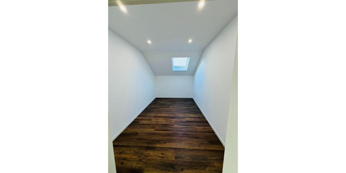 Etagenwohnung Sankt Ingbert - 3 Zimmer, 95 m&sup2;, 1.000&euro; | Angebot:25512670