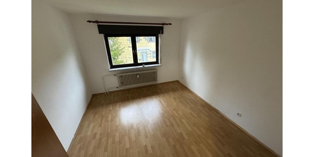Etagenwohnung Saarbrücken Neue Bremm - 3 Zimmer, 72 m&sup2;, 725&euro; | Angebot:23408610
