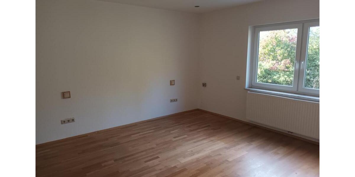 Erdgeschoßwohnung Beckingen - 3 Zimmer, 130 m&sup2;, 975&euro; | Angebot:25572199