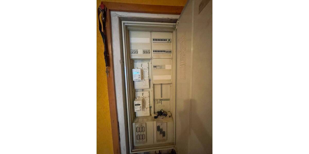 Reihenmittelhaus Überherrn Berus - 7 Zimmer, 175 m&sup2;, 140.000&euro; | Angebot:25731180