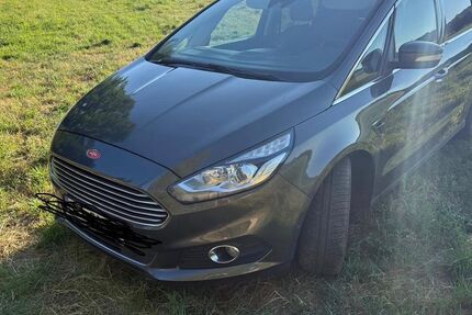 Ford S-Max 71.453 km 18.999 &euro; Überherrn 66802
