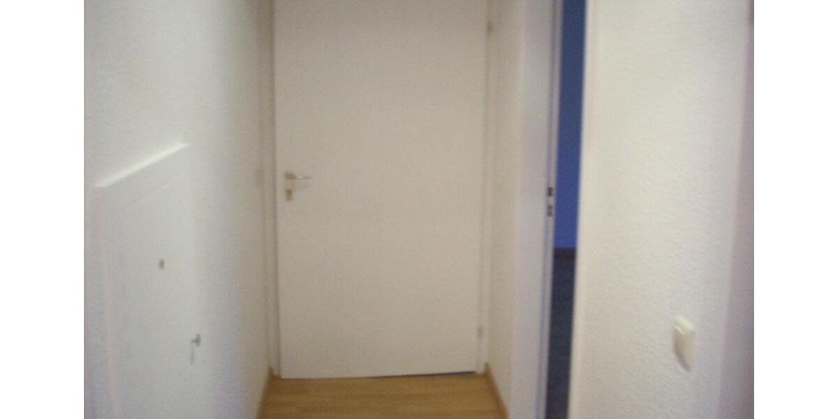 Dachgeschoßwohnung Saarbrücken West - 3 Zimmer, 52 m&sup2;, 380&euro; | Angebot:23681028