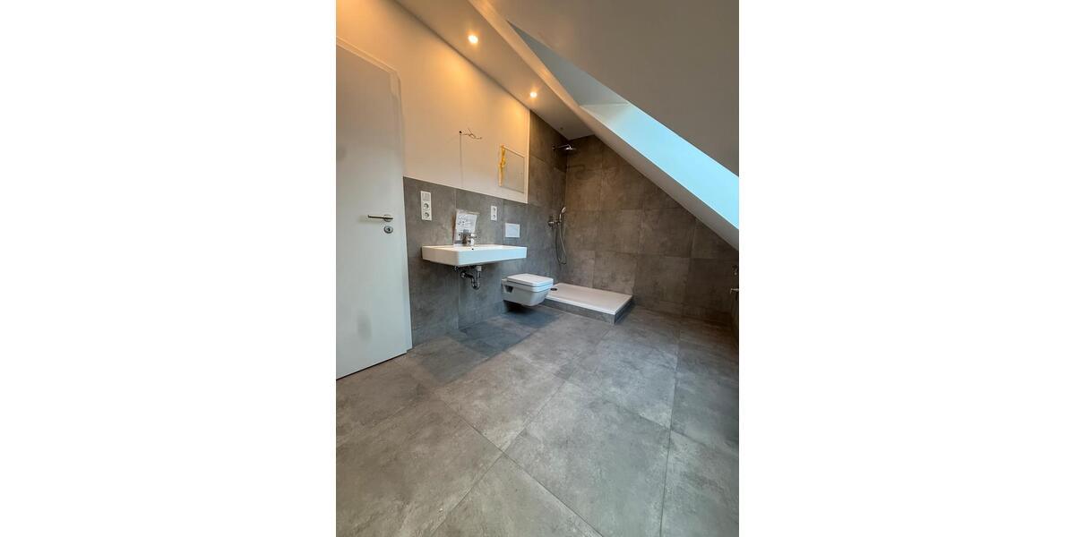 Dachgeschoßwohnung Saarbrücken Eschberg - 2 Zimmer, 60 m&sup2;, 690&euro; | Angebot:26625499