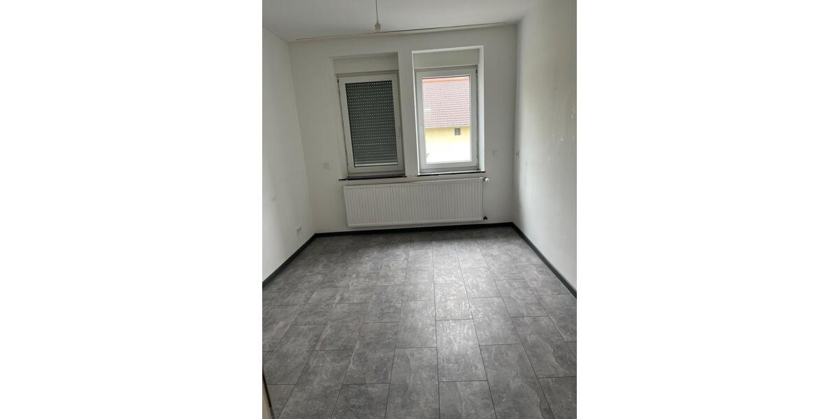 Etagenwohnung Bous - 3 Zimmer, 80 m&sup2;, 800&euro; | Angebot:24865869