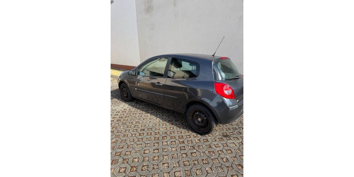 Renault Clio 129.000 km 999 &euro; Überherrn 66802