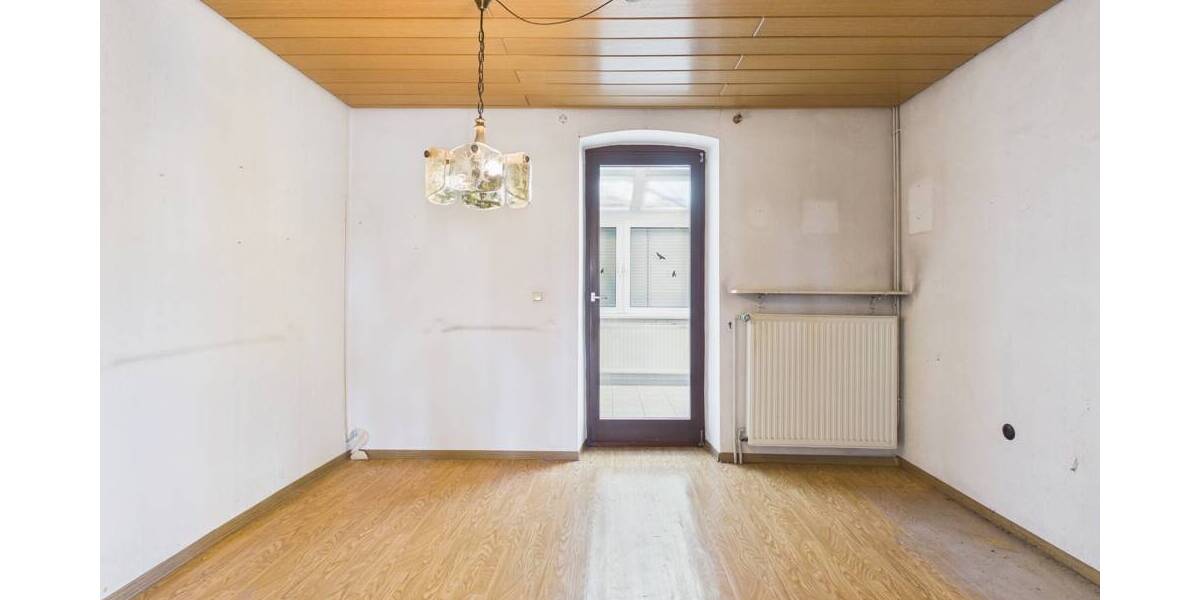 Einfamilienhaus Püttlingen - 7 Zimmer, 113 m&sup2;, 115.000&euro; | Angebot:26685705