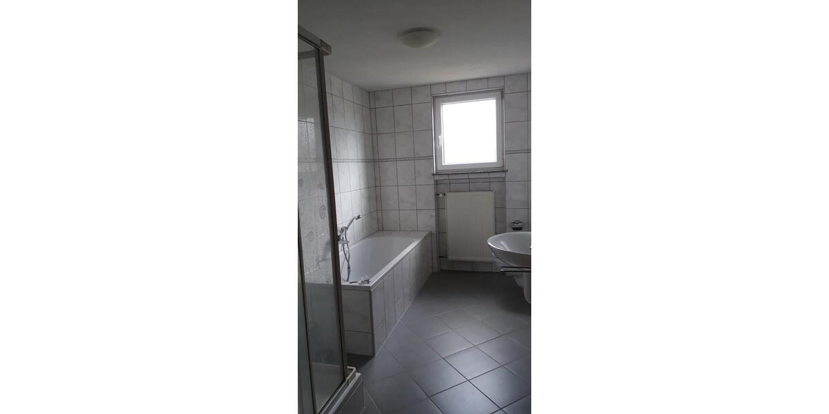 Dachgeschoßwohnung Schwalbach - 1 Zimmer, 110 m&sup2;, 750&euro; | Angebot:25917917