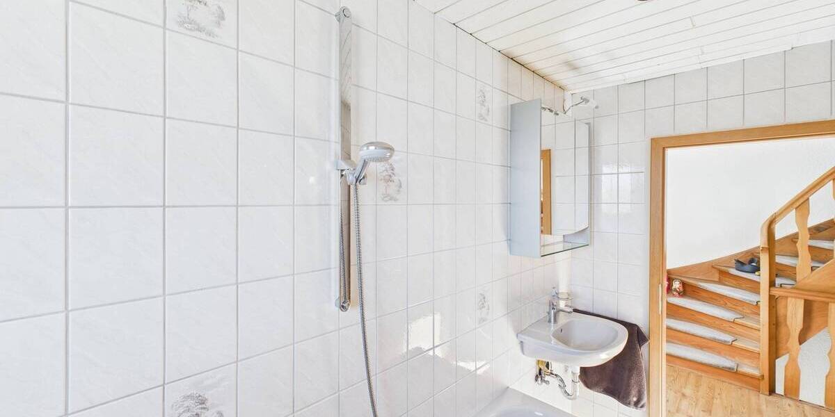 Einfamilienhaus Saarlouis Neuforweiler - 9 Zimmer, 217 m&sup2;, 339.000&euro; | Angebot:25735478