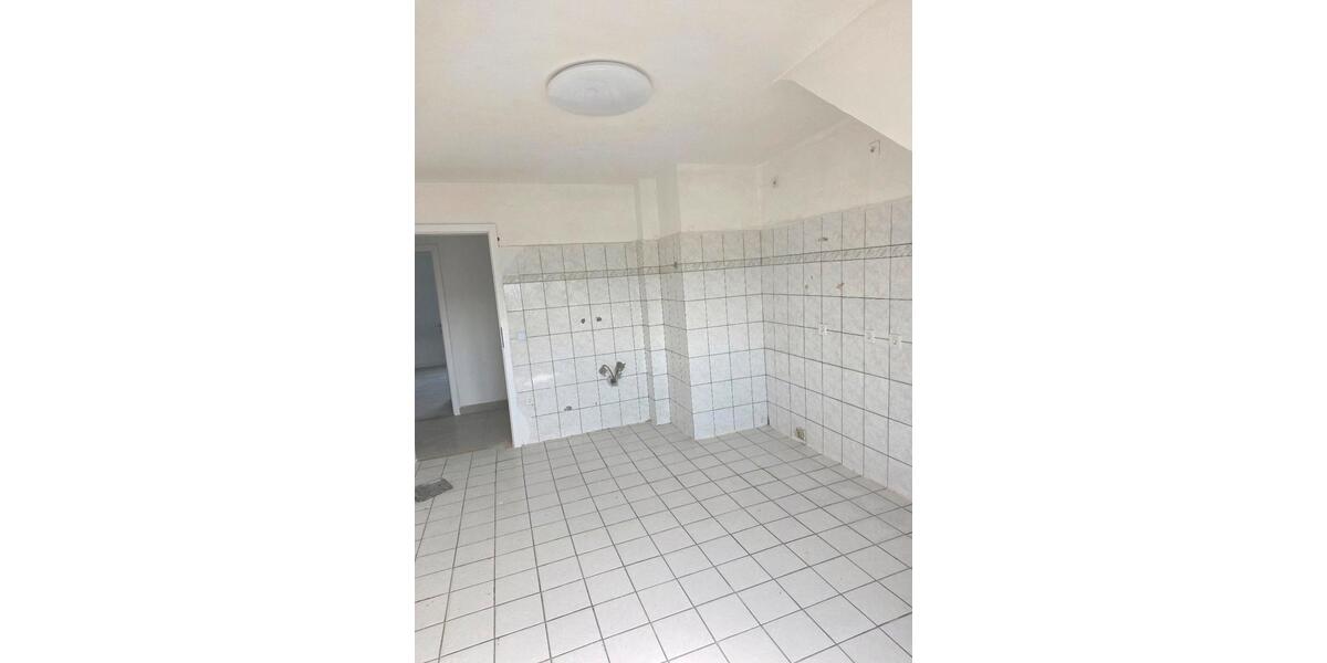 Dachgeschoßwohnung Saarbrücken West - 4 Zimmer, 105 m&sup2;, 700&euro; | Angebot:26681399