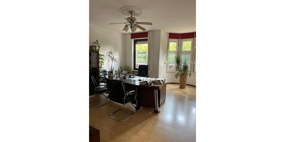 Einfamilienhaus Völklingen - 10 Zimmer, 214 m&sup2;, 325.000&euro; | Angebot:25373988