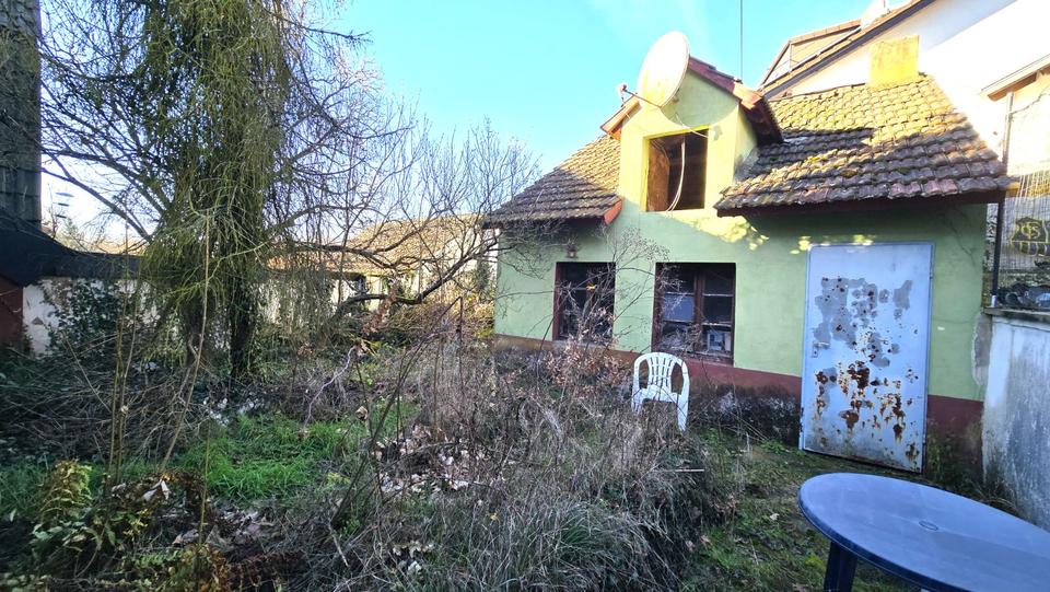 Reihenhaus Saarbrücken Dudweiler - 5 Zimmer, 110 m&sup2;, 100.000&euro; | Angebot:25232701