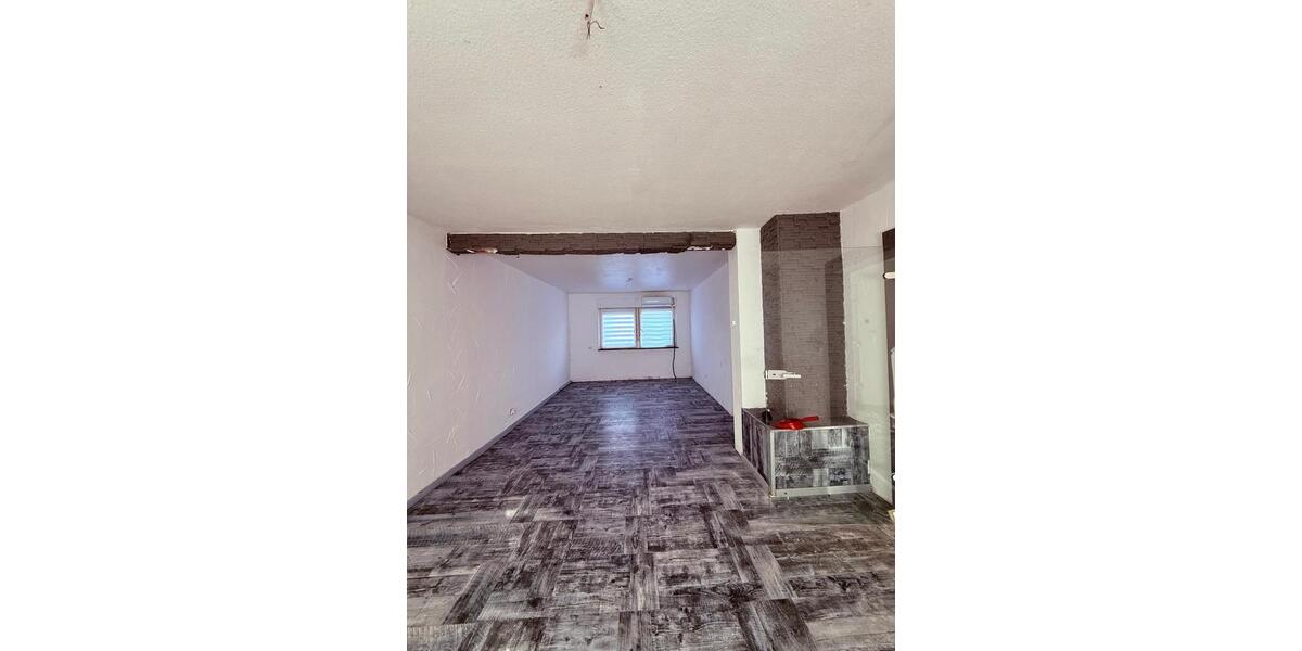 Doppelhaushälfte Gersheim - 6 Zimmer, 155 m&sup2;, 119.000&euro; | Angebot:26605200