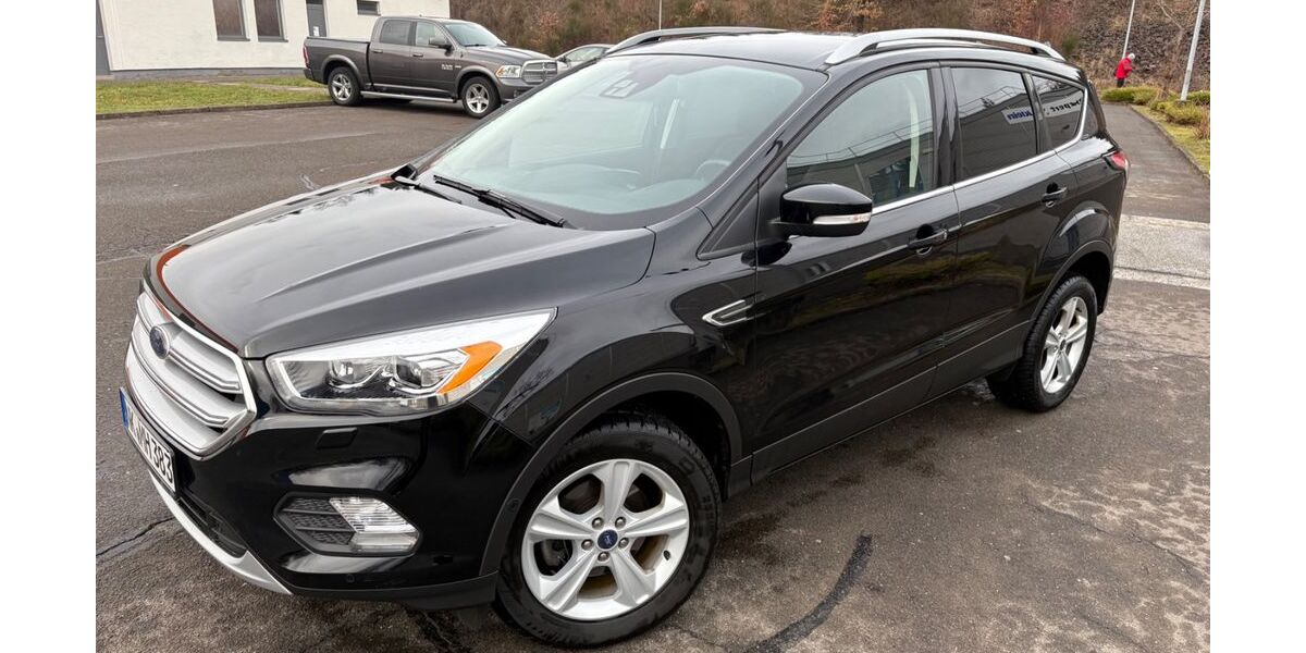 Ford Kuga 93.000 km 14.499 &euro; Illingen 66557