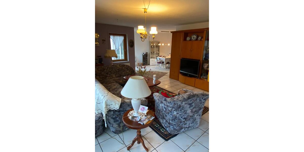 Erdgeschoßwohnung Schiffweiler - 2 Zimmer, 98 m&sup2;, 760&euro; | Angebot:25172679