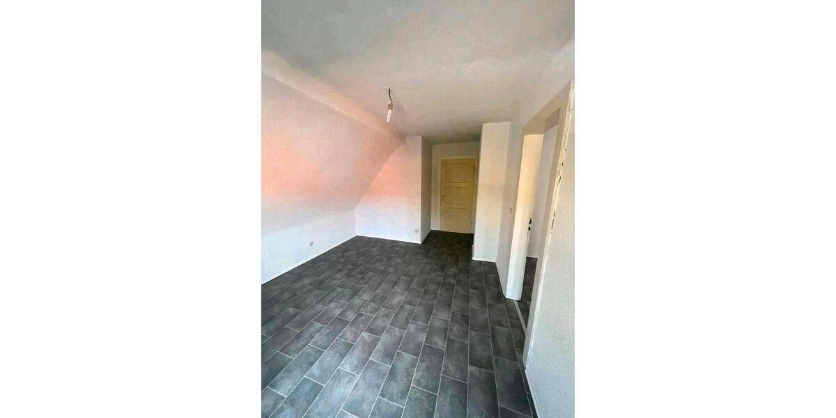 Etagenwohnung Neunkirchen Heinitz - 4 Zimmer, 85 m&sup2;, 800&euro; | Angebot:26699844