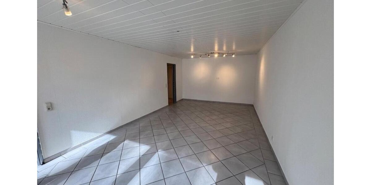 Erdgeschoßwohnung Neunkirchen - 3 Zimmer, 92 m&sup2;, 950&euro; | Angebot:25843255