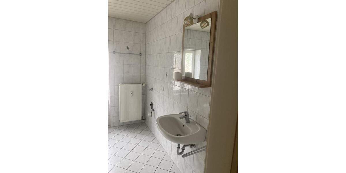 Etagenwohnung Saarbrücken Scheidt - 3 Zimmer, 97 m&sup2;, 685&euro; | Angebot:25667071