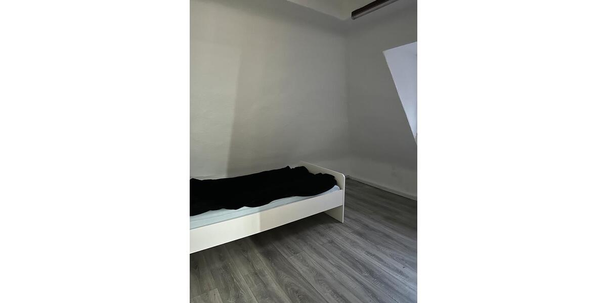 Dachgeschoßwohnung Völklingen - 6 Zimmer, 110 m&sup2;, 800&euro; | Angebot:25760210
