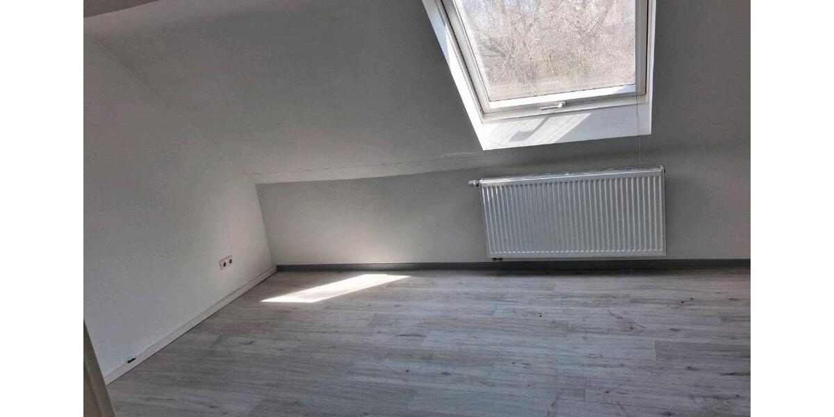 Dachgeschoßwohnung Saarlouis - 3 Zimmer, 60 m&sup2;, 620&euro; | Angebot:25866778