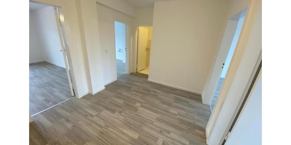 Etagenwohnung Saarbrücken - 3 Zimmer, 84 m&sup2;, 860&euro; | Angebot:25539814