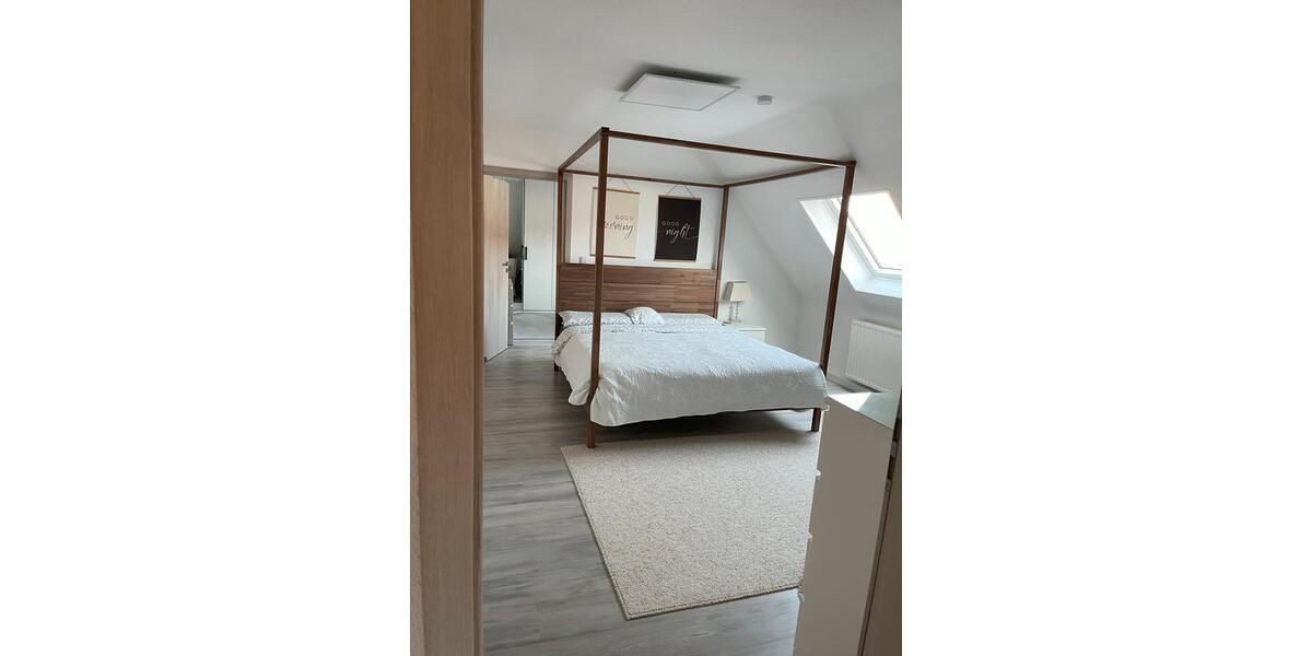 Dachgeschoßwohnung Homburg - 4 Zimmer, 110 m&sup2;, 950&euro; | Angebot:25300674