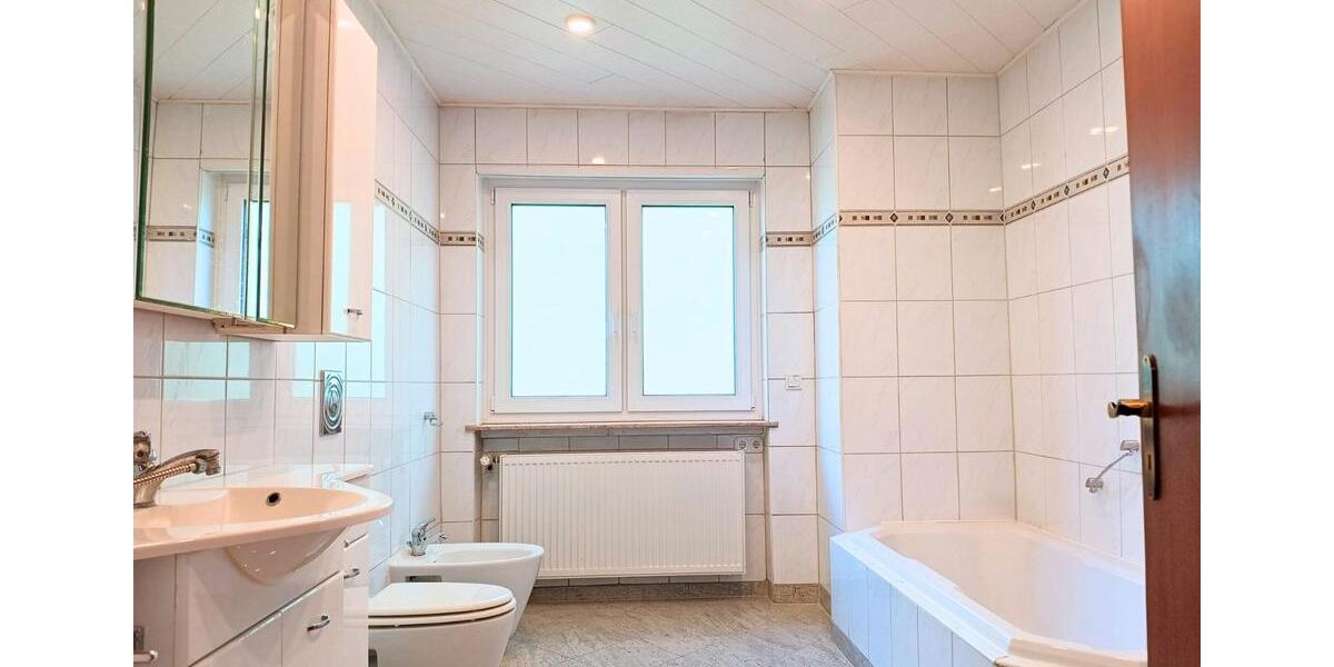 Mehrfamilienhaus, Wohnhaus Schwalbach - 4.5 Zimmer, 194 m&sup2;, 1.380&euro; | Angebot:26489258