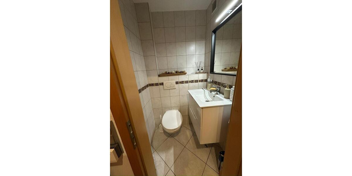Etagenwohnung Saarbrücken Dudweiler - 3 Zimmer, 105 m&sup2;, 220.000&euro; | Angebot:26715356