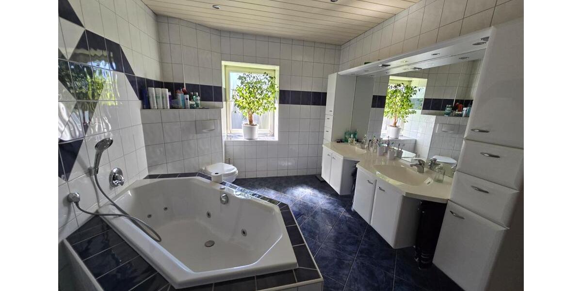 Etagenwohnung Tholey - 5 Zimmer, 200 m&sup2;, 1.350&euro; | Angebot:26521289
