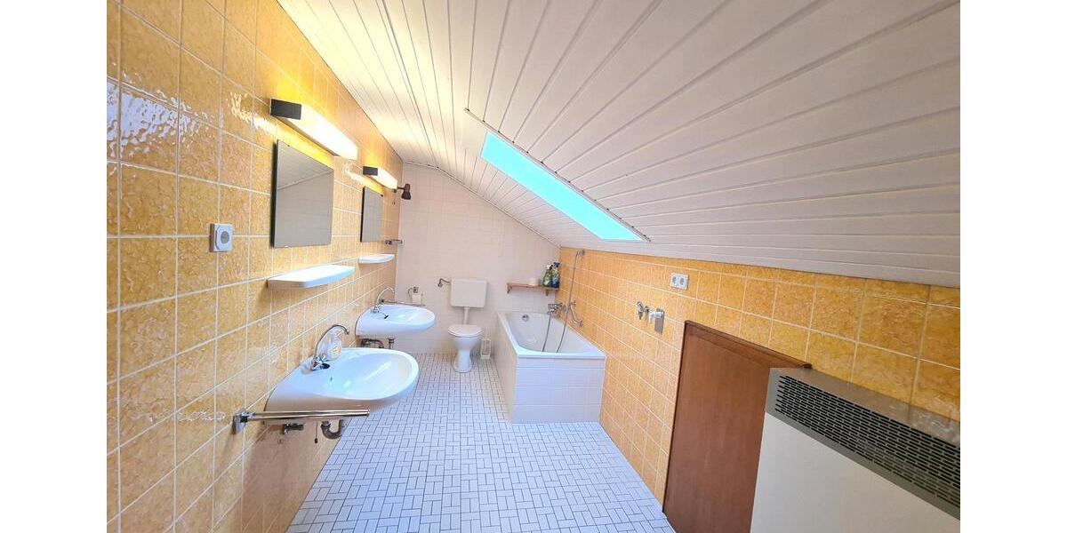 Maisonettenwohnung Lebach - 6 Zimmer, 205 m&sup2;, 1.250&euro; | Angebot:26699852